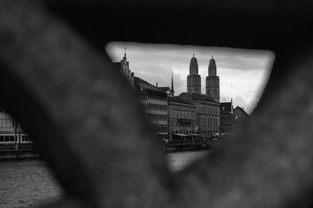 ilia-bronskiy-b3sjvueakj8-unsplash